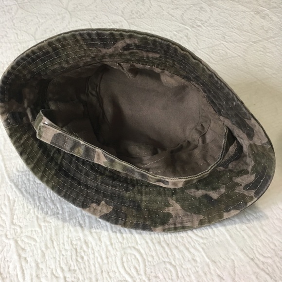 3-6m (6/$20) Camouflage Hat - Picture 5 of 7